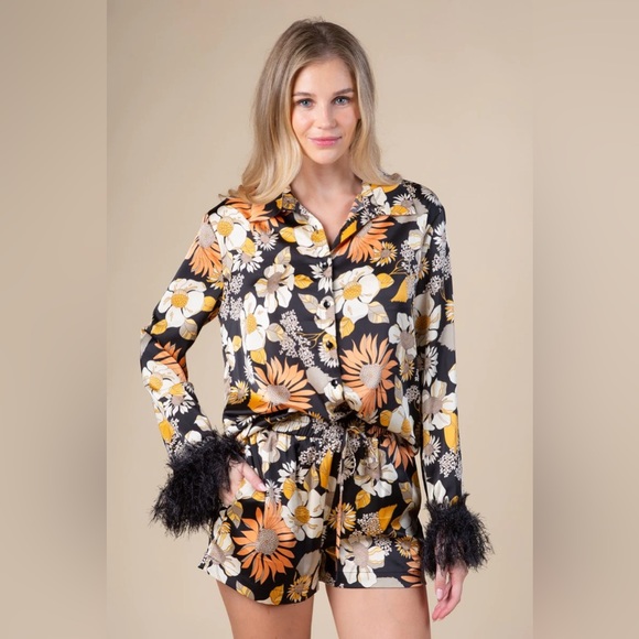 Front button shirt with faux fur trim and shorts set - Picture 3 of 6